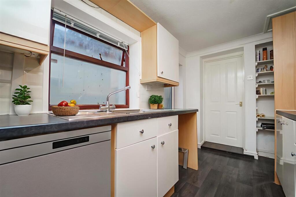 Qkla05fgK0GB8CzJVSn4RQ - Kitchen - Standard - 8.jp