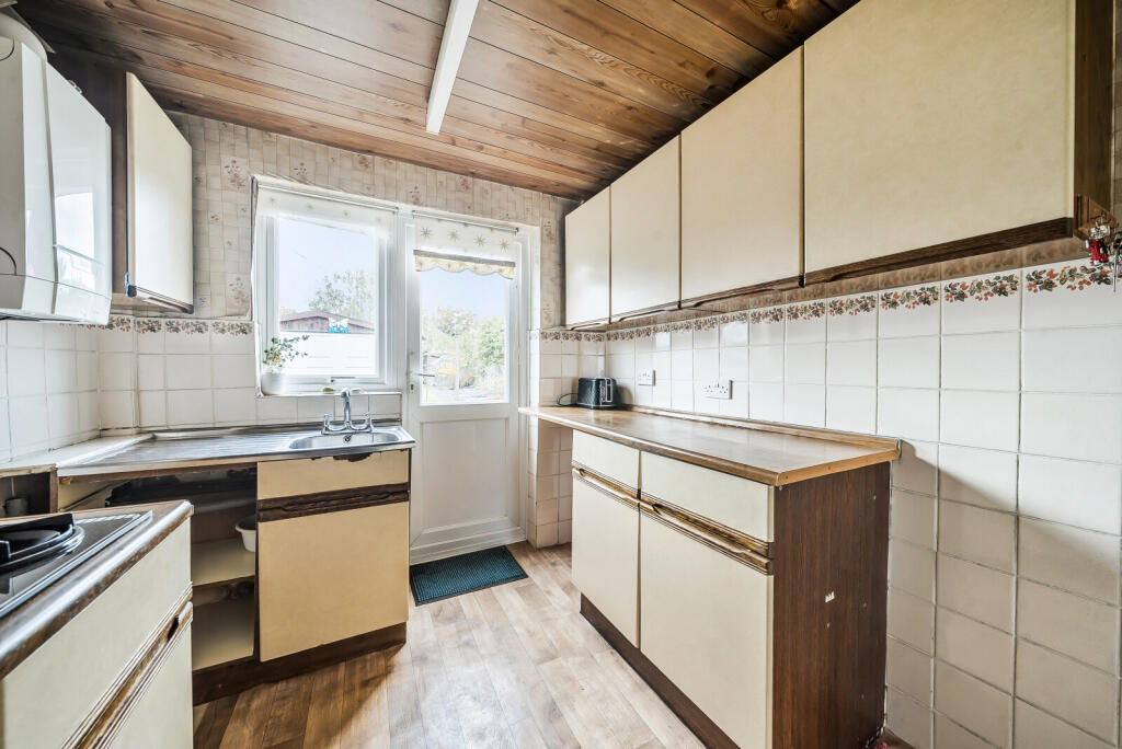 1372930-2-690cbca...