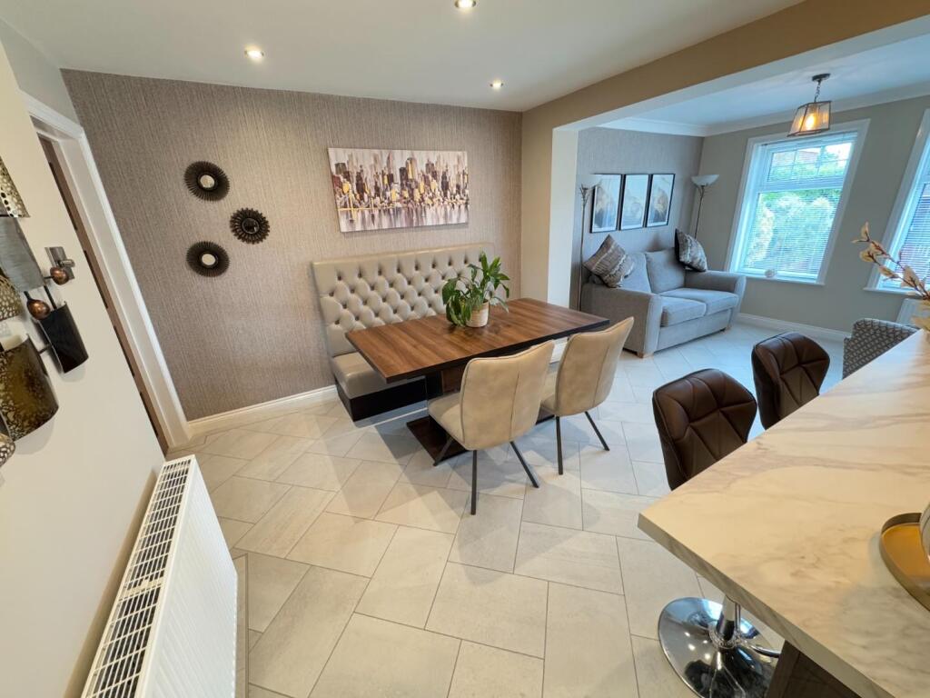 KITCHEN/DINER/FAMILY