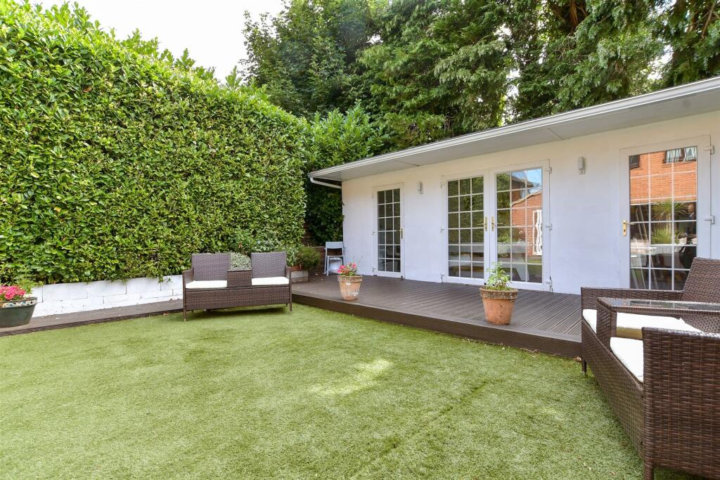 Workshop/Outbuildings