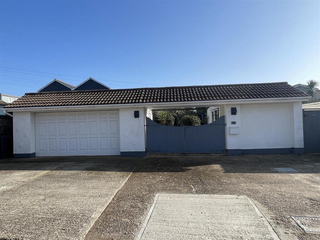 Keelan garages.JPG