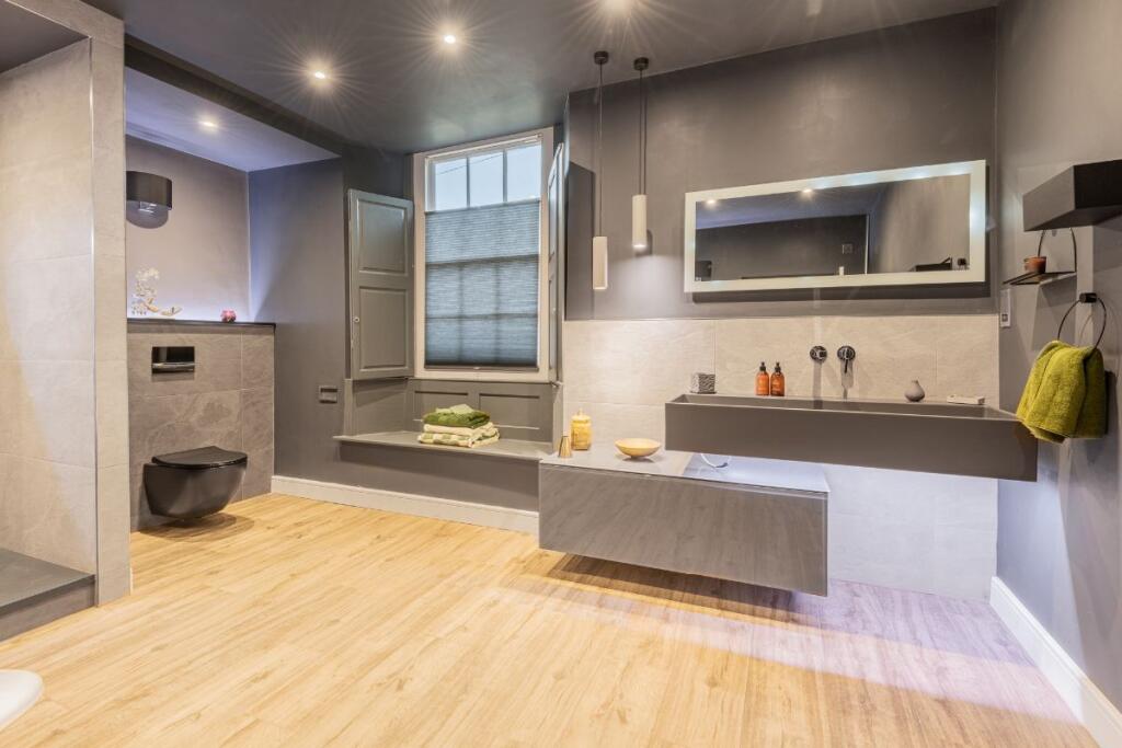 Bedroom One Ensuite