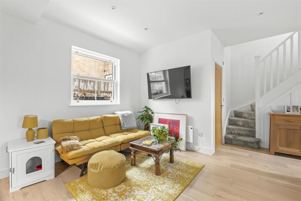 Flat 3 Priory Villas, Priory Road, HP13 6GZ-4.jpg
