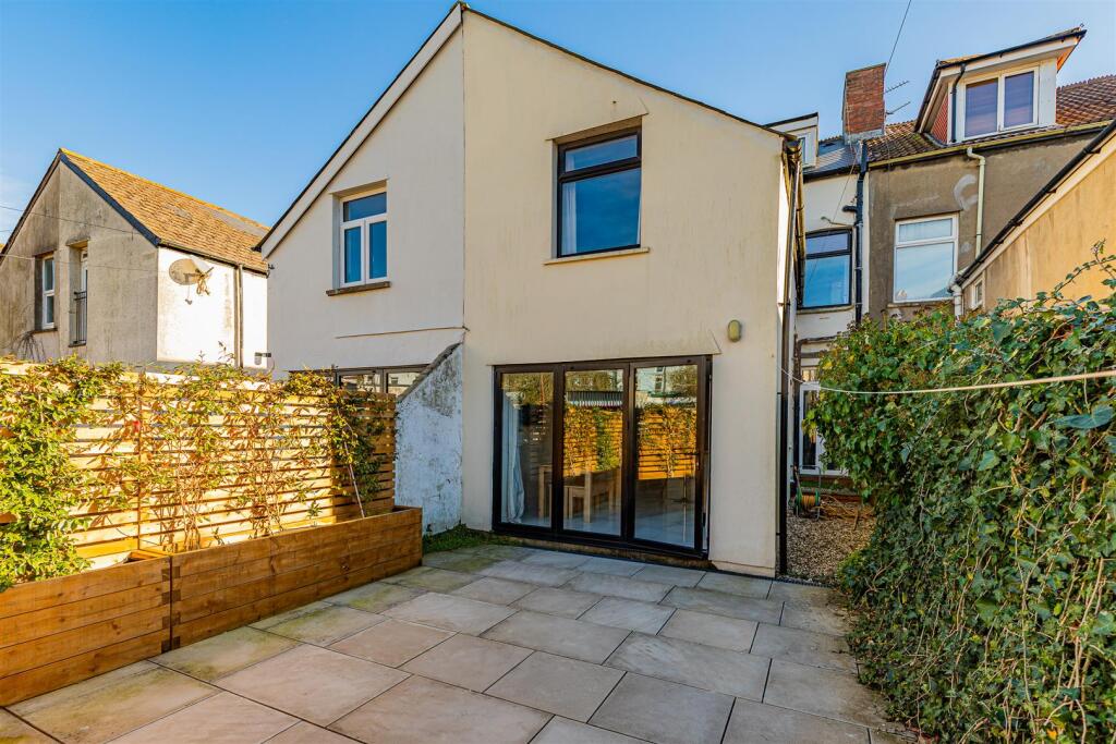 Kingsland Road 13-29.jpg