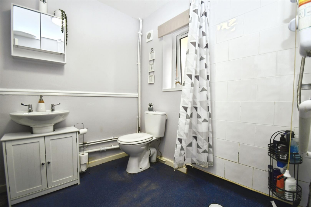 Downstairs shower room