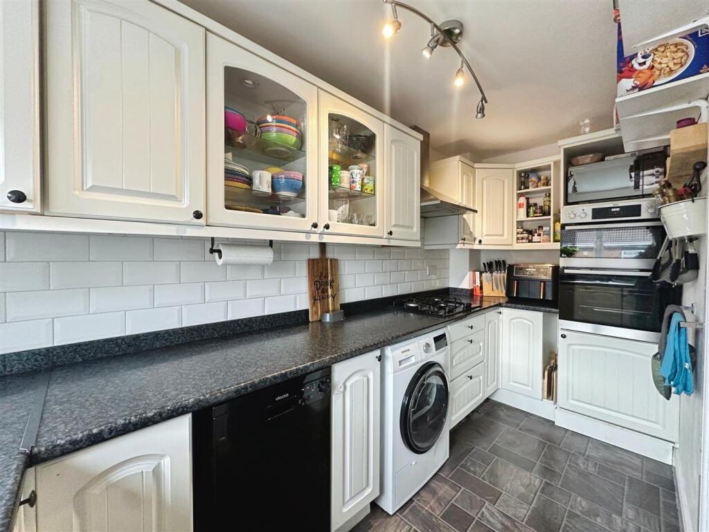 60dd9a51--4348-829F-21017DE02714-53476-000011FAD7A