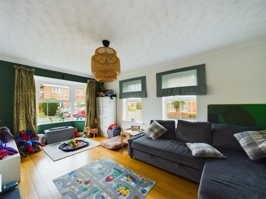 DINING ROOM/ PLAY ROOM