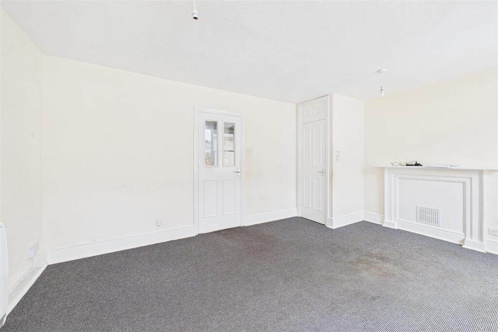 Flat 3, 38, Rivers Street Walcott, Bath, BA1 2QA |