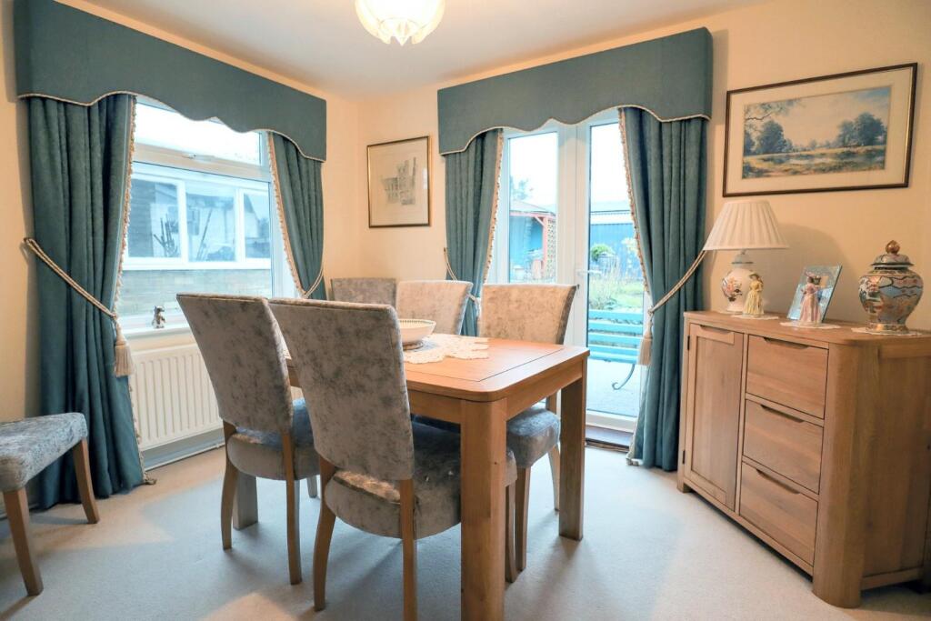 Dining room.jpg