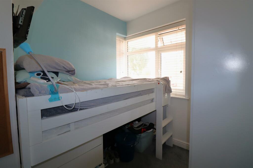 Bed4 (1).JPG