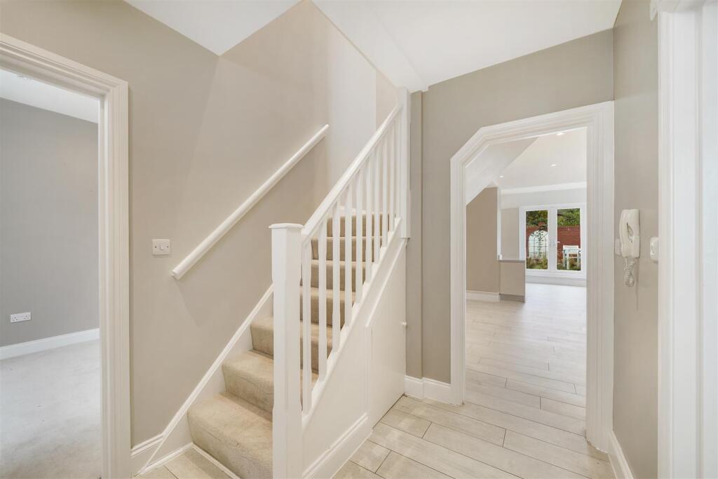Flat 2, 25 Brougham Road - 9Vzt3QNPOToYrcs9JRiS.jp