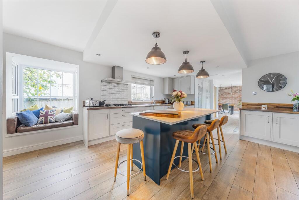 Kitchen/Breakfast Room