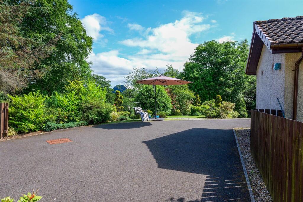 19 - Rear Garden.jpg