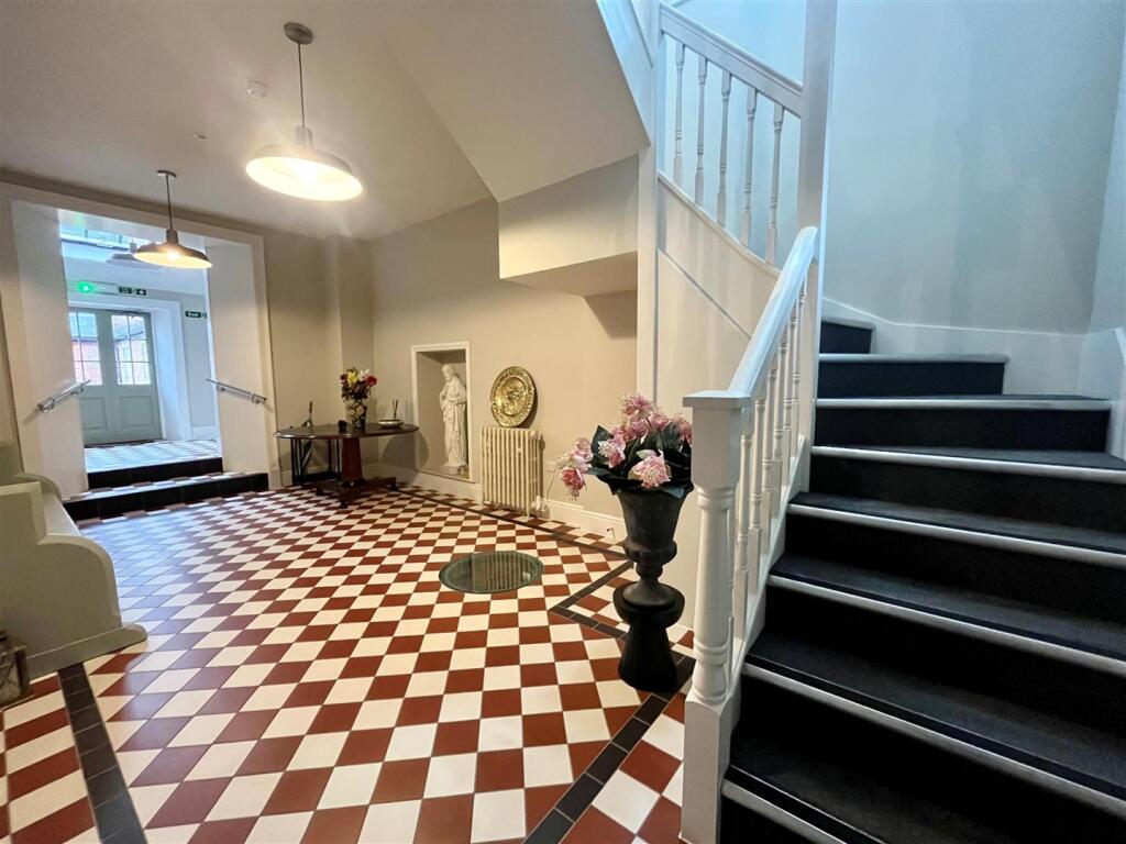 Entrance Hall.jpg