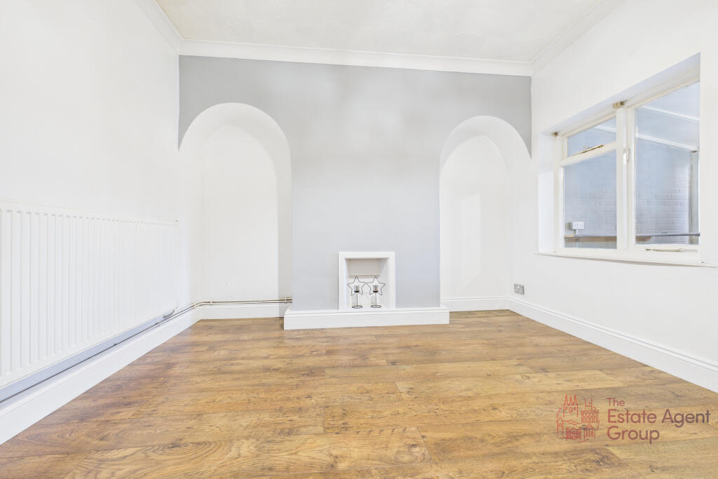 CAM02494G0-PR0071-STILL006