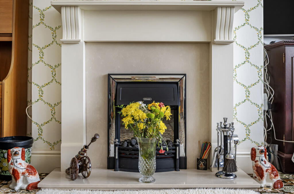 1328380-7-6880fbe...