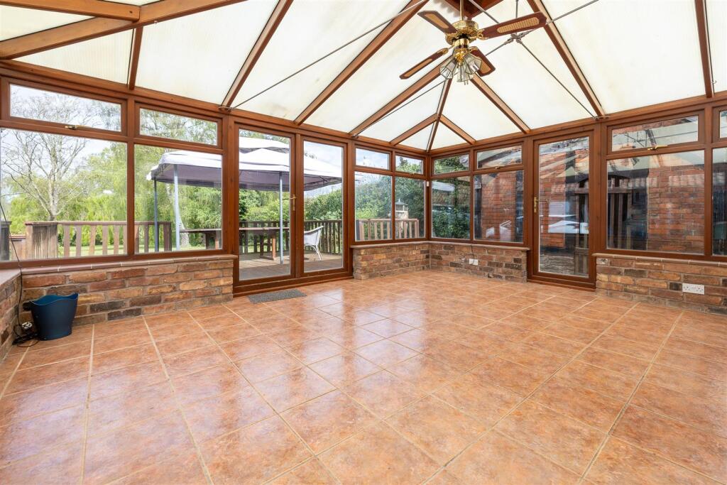 LE12 5DF 1MS-024.jpg