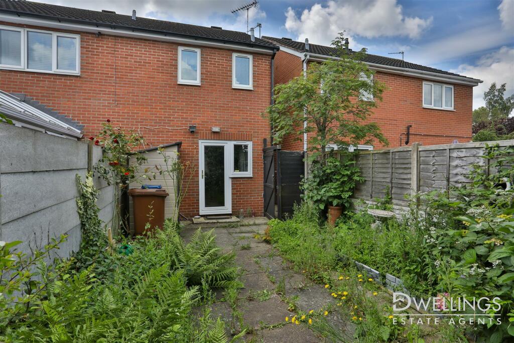 DWELEST- 5 School Yard, DE13 0SG - 002.jpg