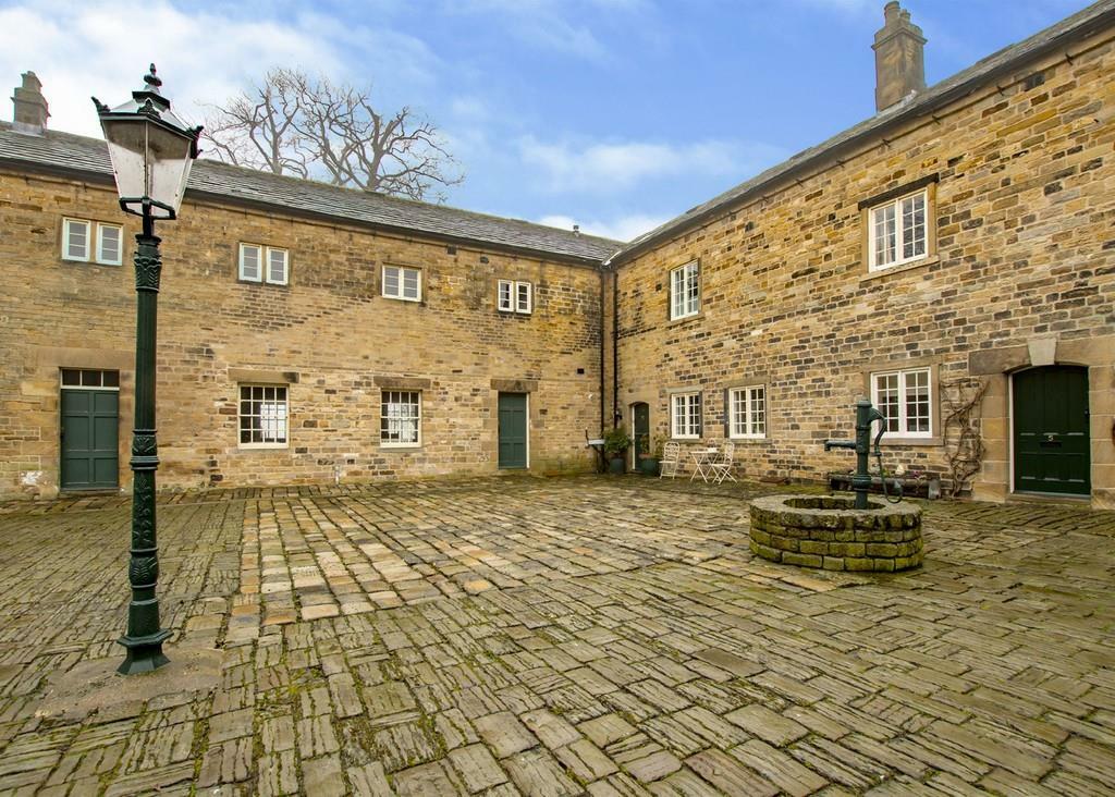 courtyard.jpg