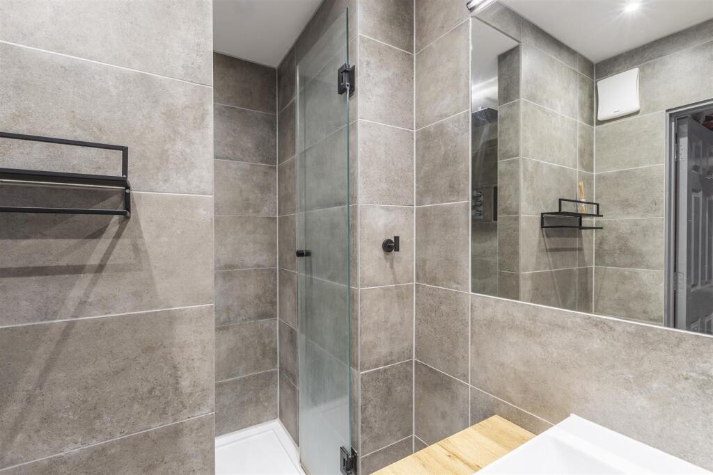 Ensuite Shower Room