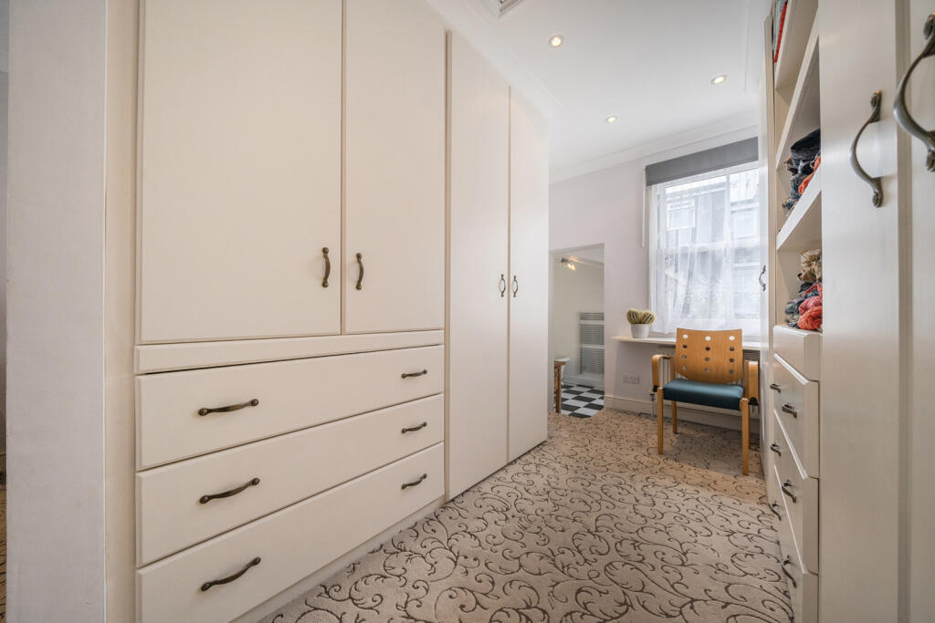 1329636-6-687f79d...