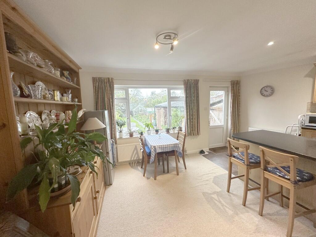Breakfast Room 