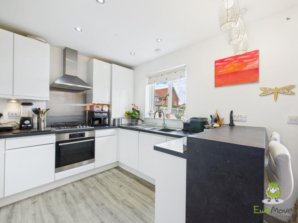 CAM02463G0-PR0080-STILL018