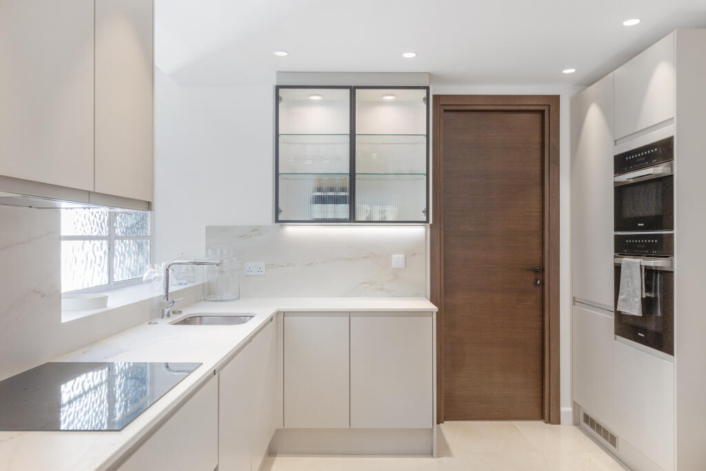 Lowndes Square, London, SW1X