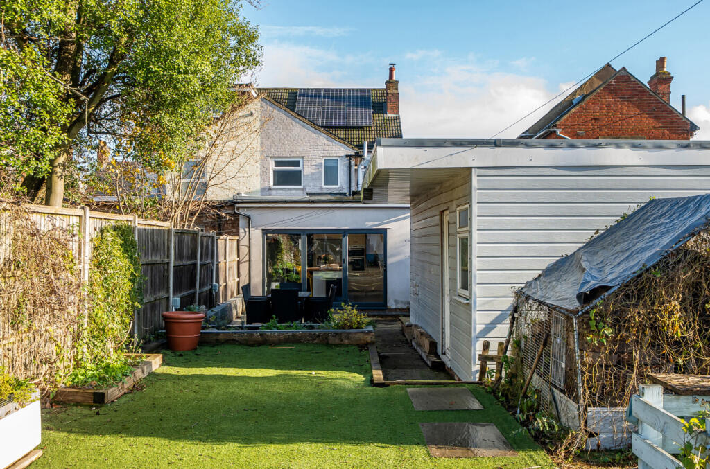 1385683-3-692f129...