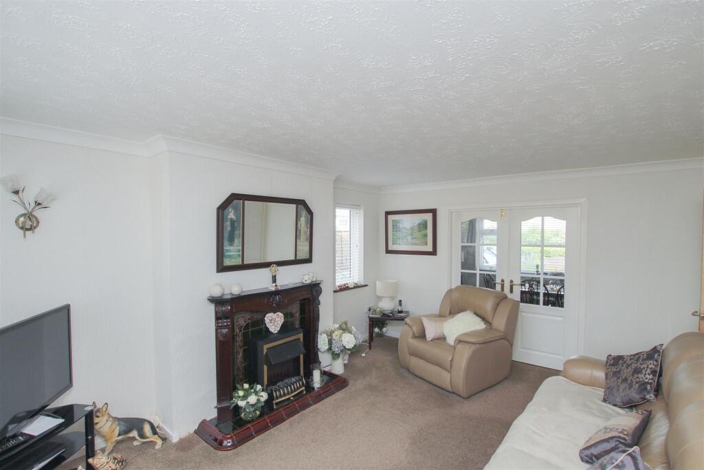 Living Room - c.JPG
