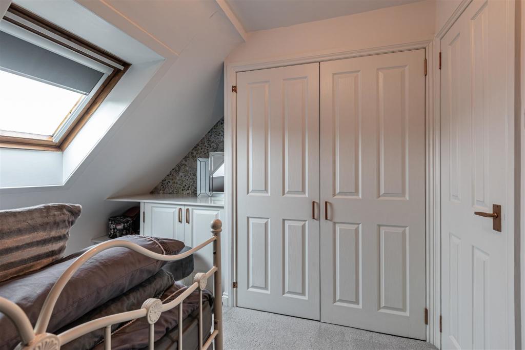 2 Smithy Row Clovenfords 19.JPG