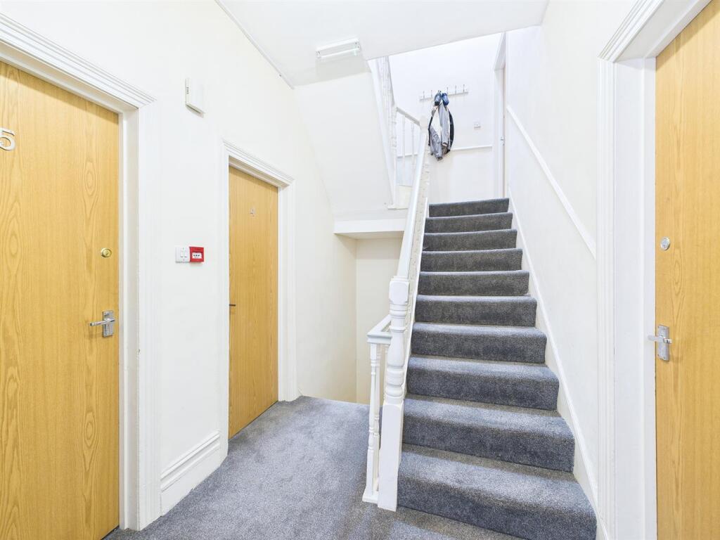 14 - Period 9 Bedroom HMO.jpg