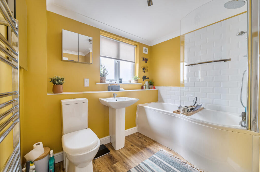Bathroom (Ground)
