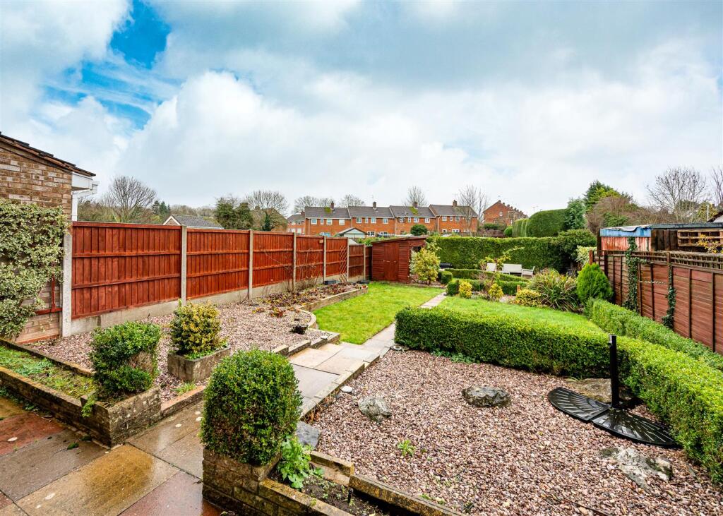 1 Denham Gardens-15.jpg