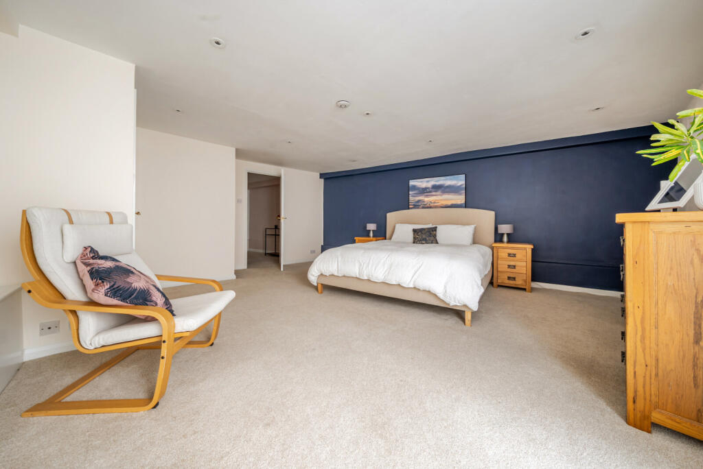 1395067-7-694a709...