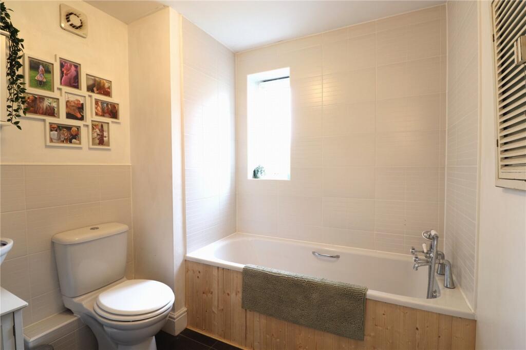 Chapman Way, Haywards Heath, West Sussex, RH16