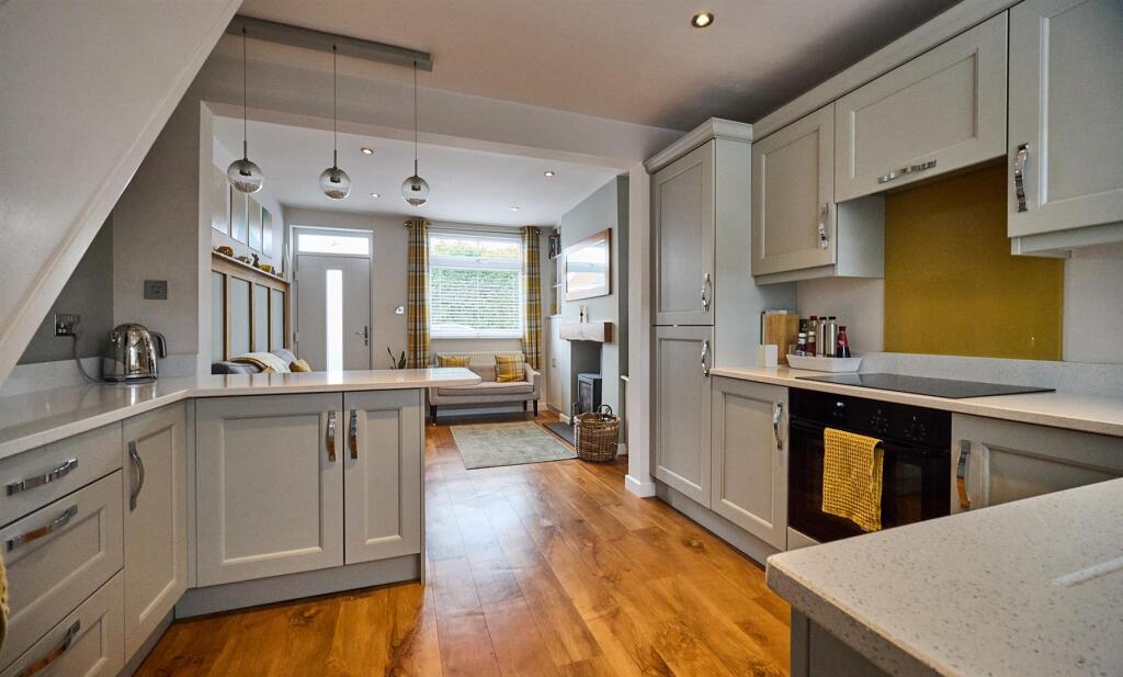 OPEN PLAN REFITTED LIVING/DINING KITCHEN