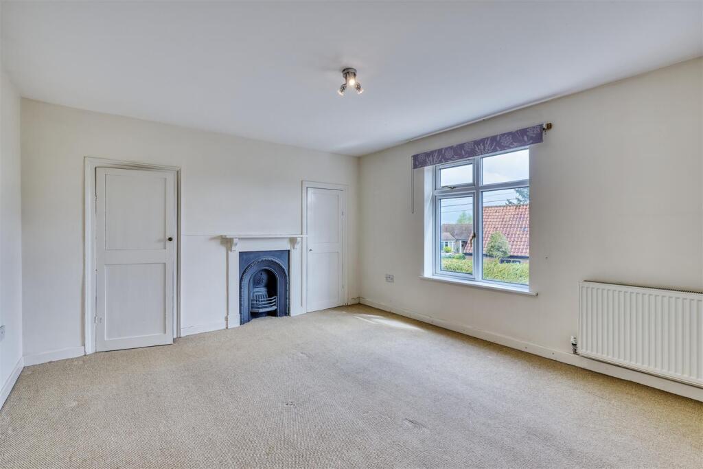 28-123 Main St Aldwincle-28.jpg