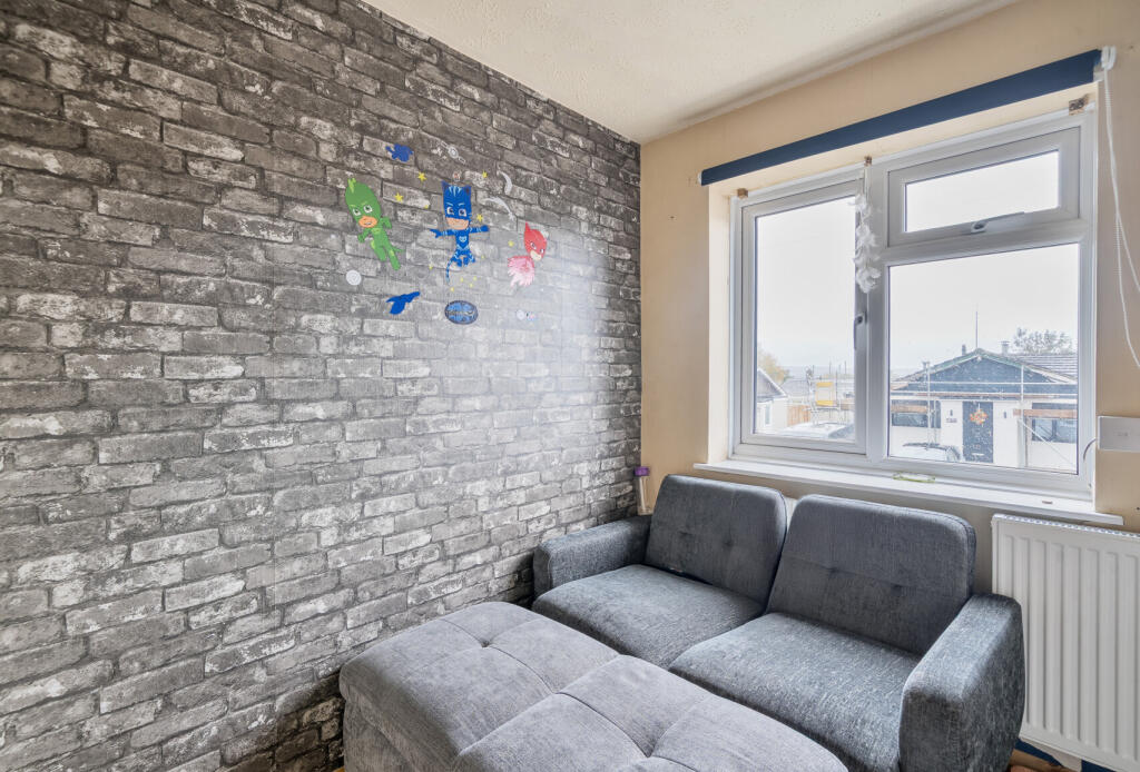 1370360-20-68f609...