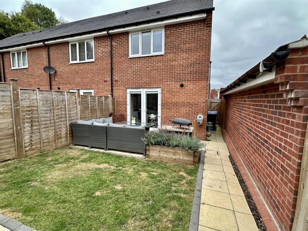 garden to house