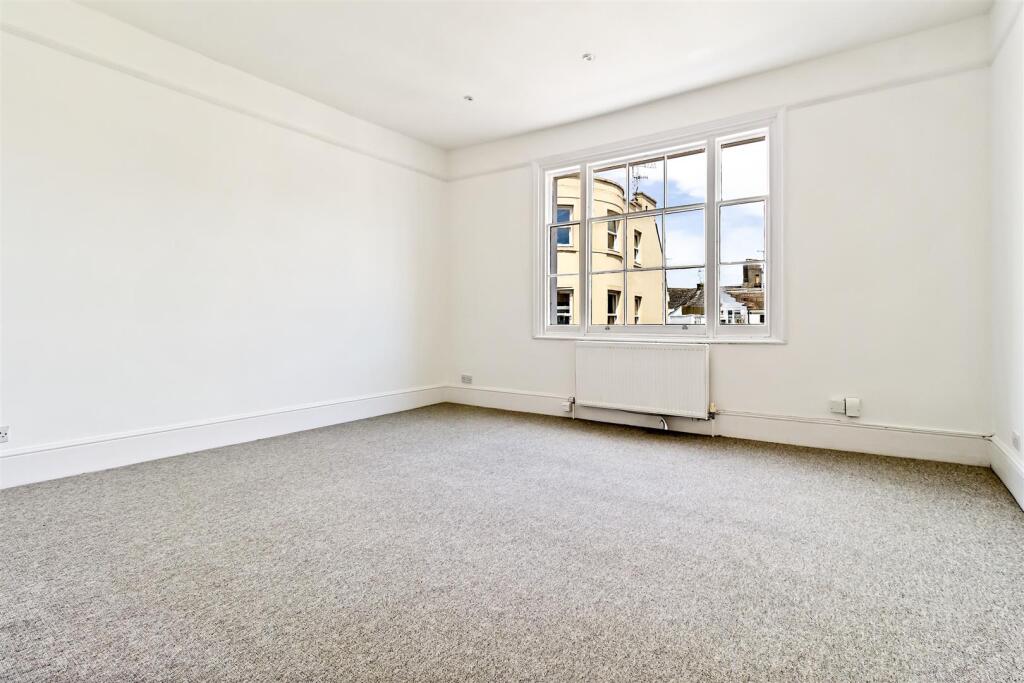 Park Crescent, 11D-001.jpg