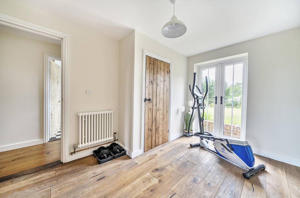 1297920-12-683086...