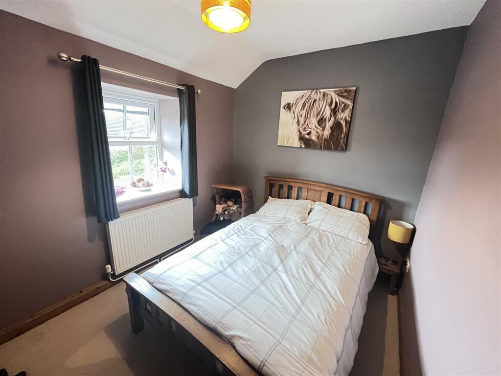 Front bedroom 3