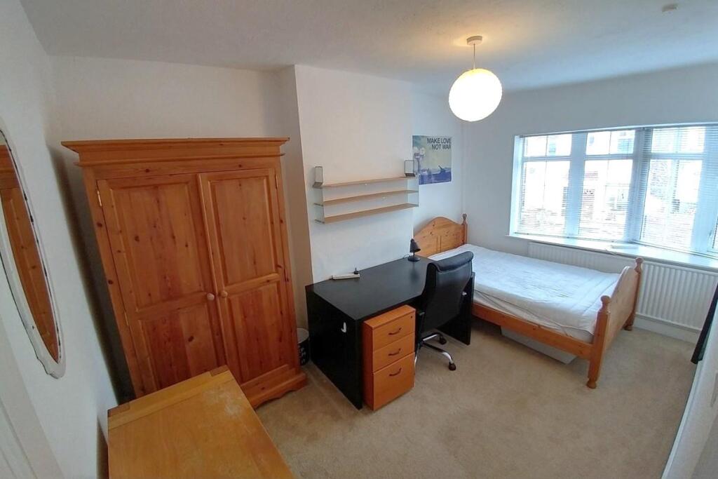 Bedroom 3 (a).jpg