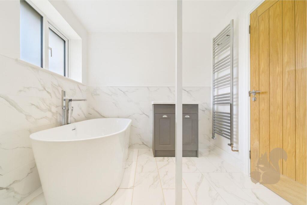 Bathroom Side Shot - Semper House.jpg