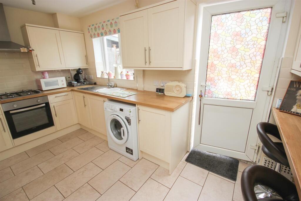 kitchen 1.JPG