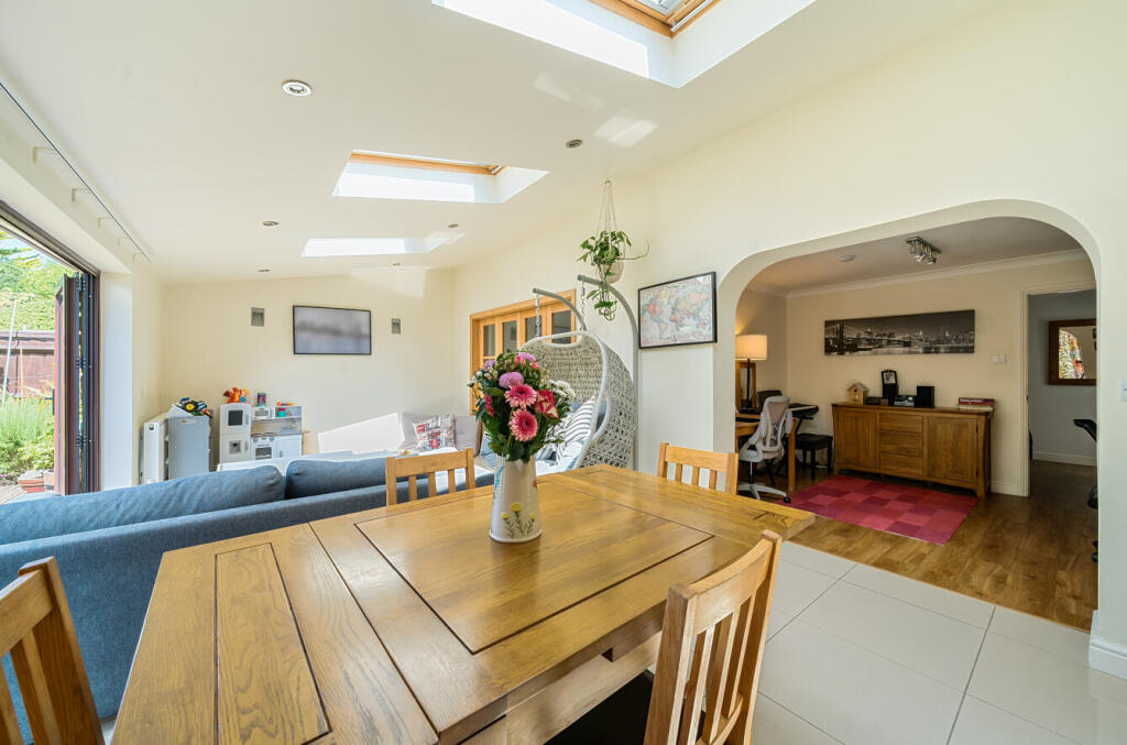 13283181268850bffd50db