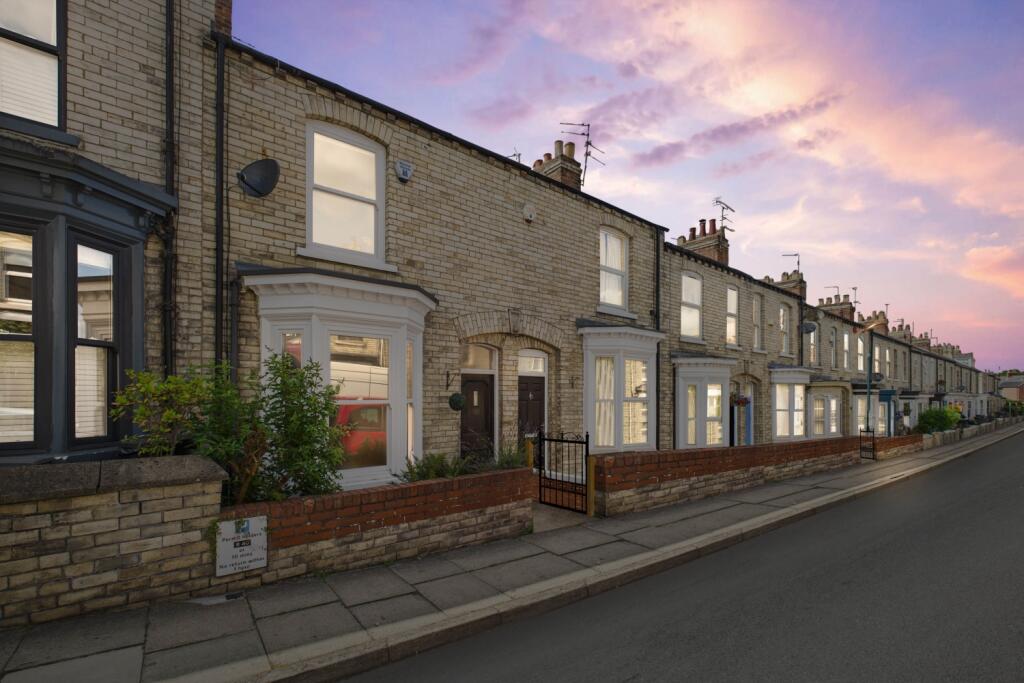 CAM03162G0-PR0290-STILL029_1