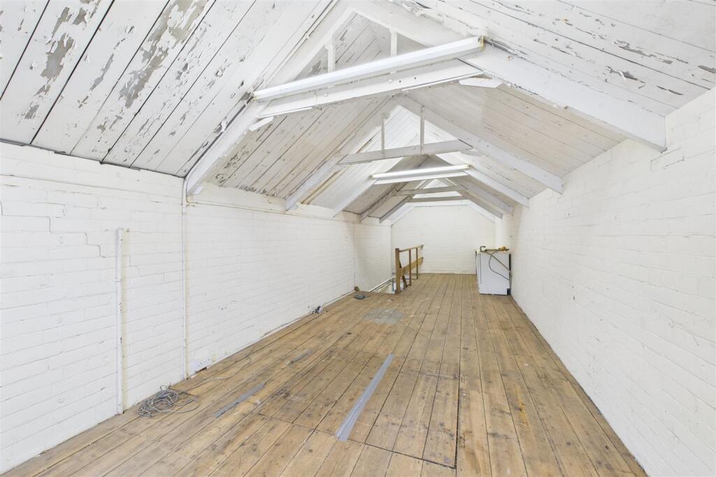 15 Eastover, Bridgwater, Somerset TA6 5AG | Freeho