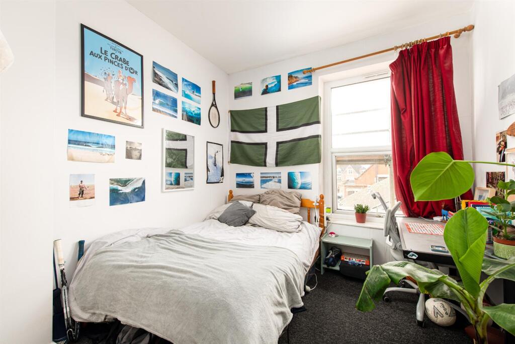 Bedroom2.jpg